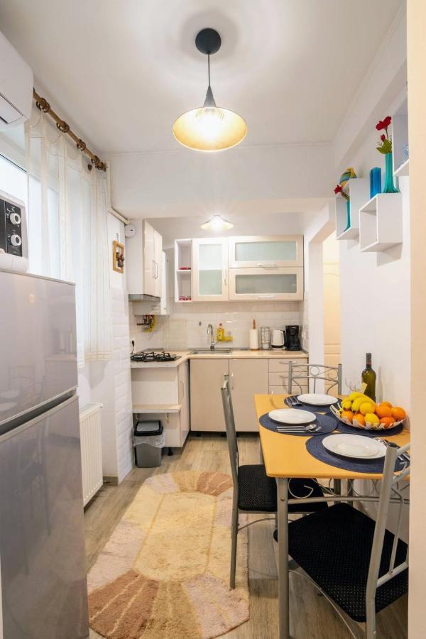Central 1Br Apt Walk To Beach & Old Town Sol Constanţa Exterior foto