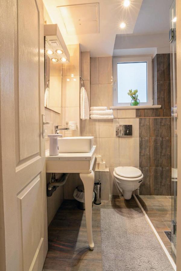 Central 1Br Apt Walk To Beach & Old Town Sol Constanţa Exterior foto