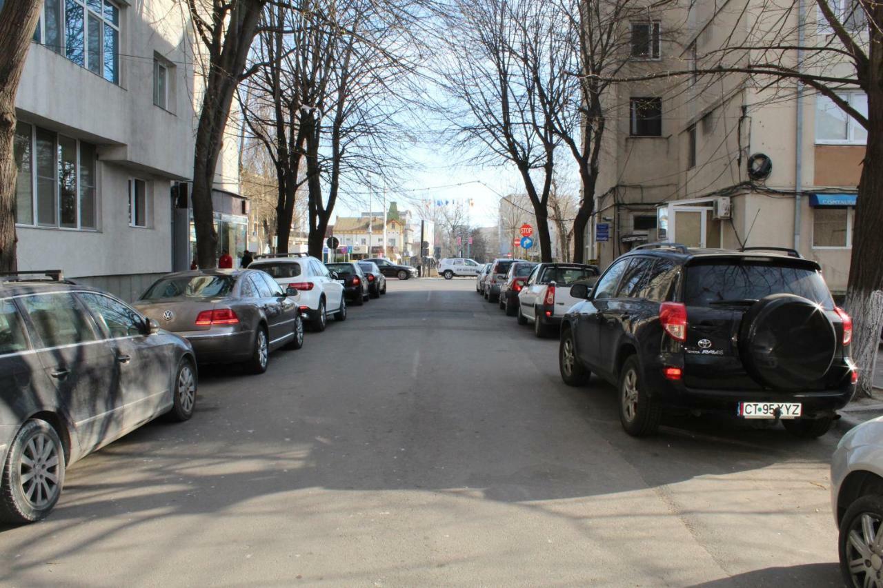 Central 1Br Apt Walk To Beach & Old Town Sol Constanţa Exterior foto
